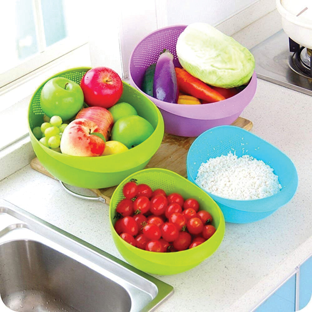 Large rice strainer bowl for kitchen use, ideal for washing and storing grains. Large rice strainer bowl for kitchen use, ideal for washing and storing grains.